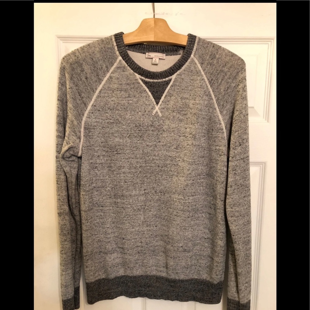 Men’s GAP sweater